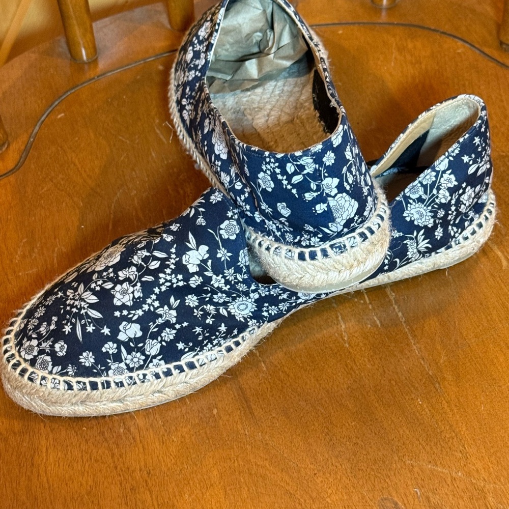 NWOT Castaner xLiberty Joanna Navy/white floral slip on espadrille, size 39 - Picture 10 of 10